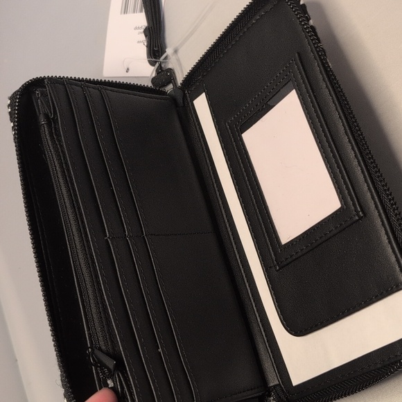 Betsey Johnson Black, White, Gold Houndstooth Zip Around Wristlet Clutch Wallet - Picture 8 of 12